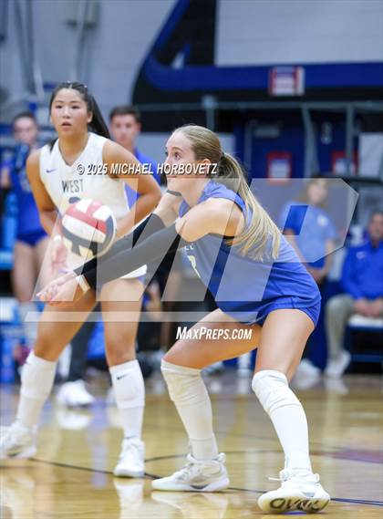 Thumbnail 2 in McKinney Boyd @ Plano West photogallery.