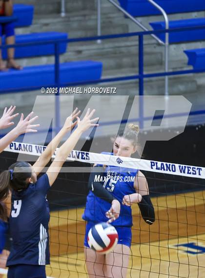 Thumbnail 1 in McKinney Boyd @ Plano West photogallery.