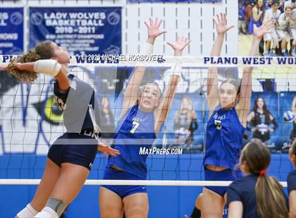 Thumbnail 2 in McKinney Boyd @ Plano West photogallery.