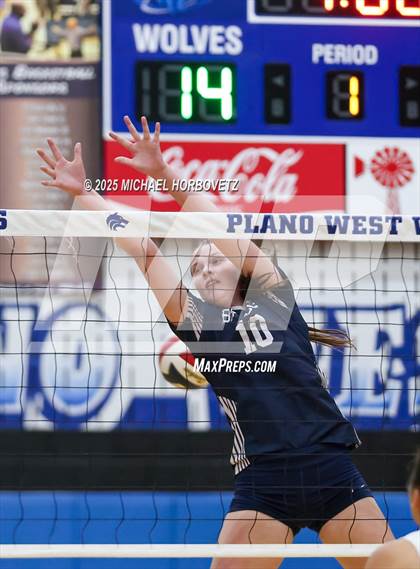 Thumbnail 2 in McKinney Boyd @ Plano West photogallery.