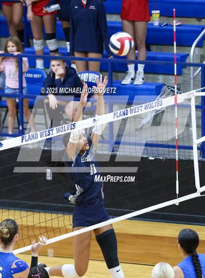Thumbnail 1 in McKinney Boyd @ Plano West photogallery.