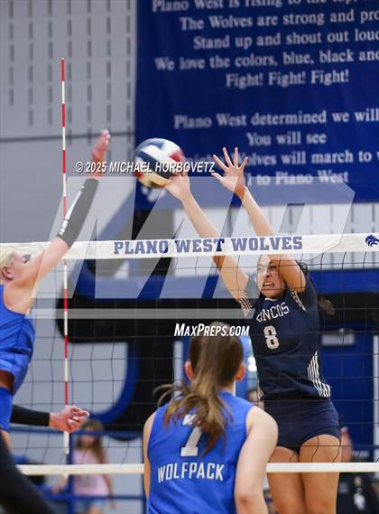Thumbnail 1 in McKinney Boyd @ Plano West photogallery.