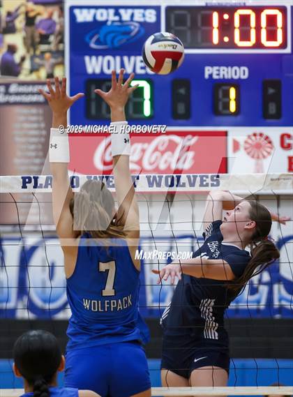 Thumbnail 2 in McKinney Boyd @ Plano West photogallery.