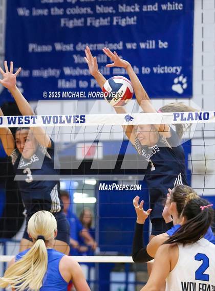 Thumbnail 1 in McKinney Boyd @ Plano West photogallery.