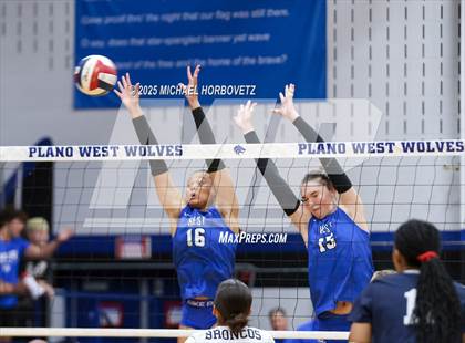 Thumbnail 2 in McKinney Boyd @ Plano West photogallery.