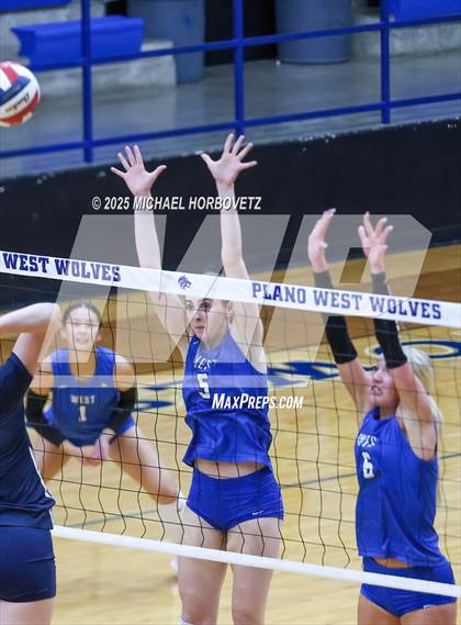 Thumbnail 2 in McKinney Boyd @ Plano West photogallery.