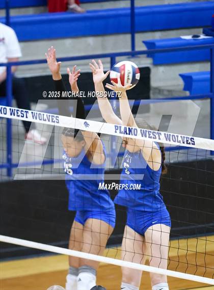 Thumbnail 2 in McKinney Boyd @ Plano West photogallery.