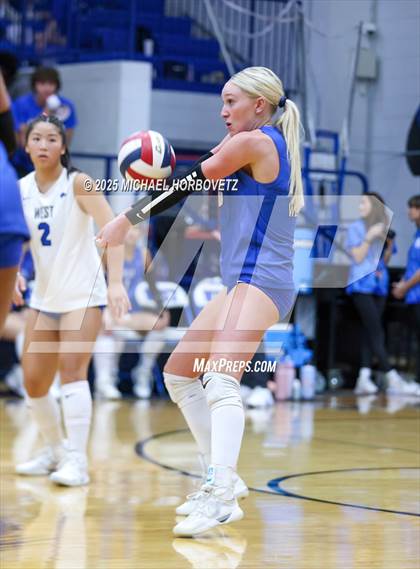 Thumbnail 3 in McKinney Boyd @ Plano West photogallery.