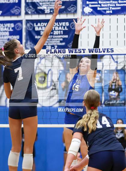 Thumbnail 1 in McKinney Boyd @ Plano West photogallery.