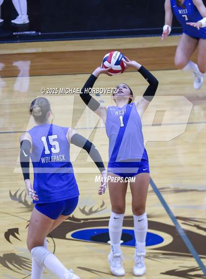 Thumbnail 3 in McKinney Boyd @ Plano West photogallery.