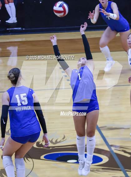 Thumbnail 1 in McKinney Boyd @ Plano West photogallery.