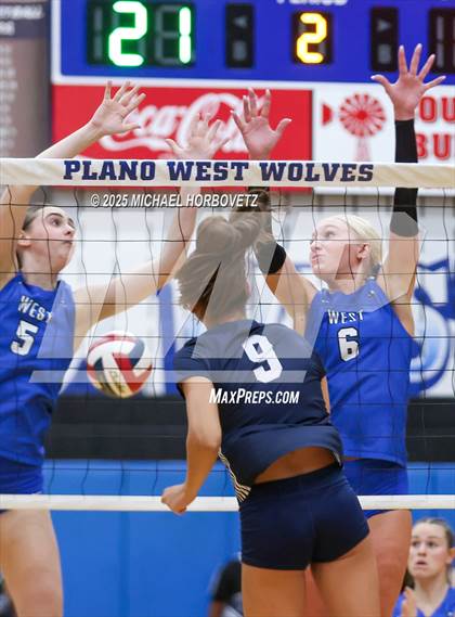 Thumbnail 3 in McKinney Boyd @ Plano West photogallery.