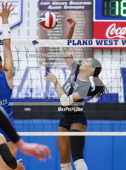 Thumbnail 1 in McKinney Boyd @ Plano West photogallery.