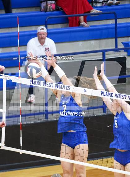 Thumbnail 1 in McKinney Boyd @ Plano West photogallery.