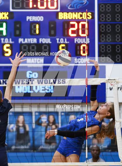 Thumbnail 1 in McKinney Boyd @ Plano West photogallery.