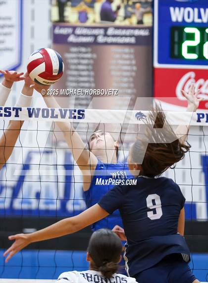 Thumbnail 1 in McKinney Boyd @ Plano West photogallery.