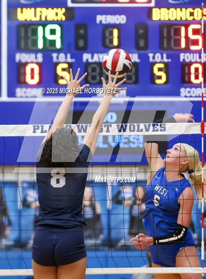 Thumbnail 3 in McKinney Boyd @ Plano West photogallery.