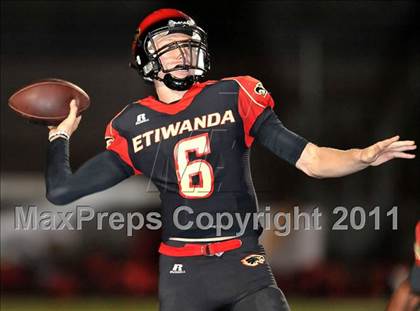Thumbnail 1 in Etiwanda vs. Norco photogallery.
