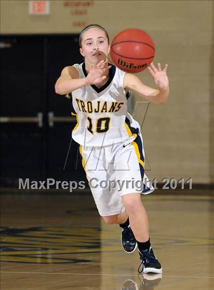 Thumbnail 2 in Del Campo vs. Oak Ridge (Trojan Toss-Up) photogallery.