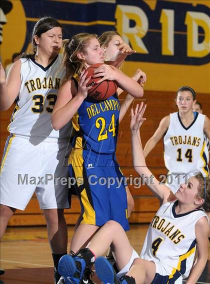 Thumbnail 2 in Del Campo vs. Oak Ridge (Trojan Toss-Up) photogallery.