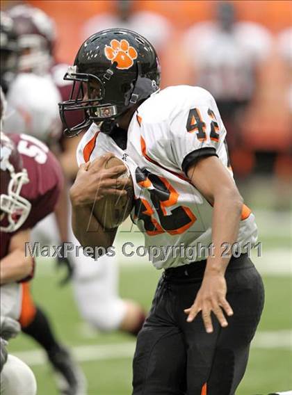 Thumbnail 3 in Tuckahoe vs. Caledonia-Mumford (NYSPHSAA Class D Final) photogallery.
