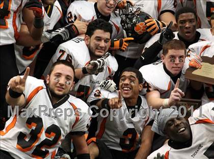 Thumbnail 2 in Tuckahoe vs. Caledonia-Mumford (NYSPHSAA Class D Final) photogallery.