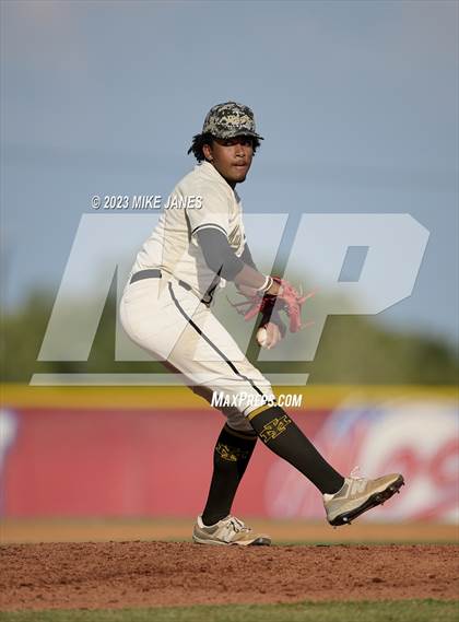 Thumbnail 3 in 44th Annual FACA South All-Stars vs East All-Stars photogallery.