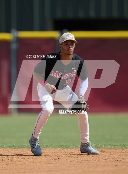 Thumbnail 2 in 44th Annual FACA South All-Stars vs East All-Stars photogallery.