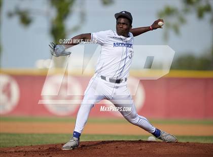 Thumbnail 2 in 44th Annual FACA South All-Stars vs East All-Stars photogallery.
