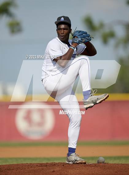 Thumbnail 2 in 44th Annual FACA South All-Stars vs East All-Stars photogallery.