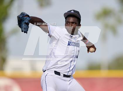 Thumbnail 3 in 44th Annual FACA South All-Stars vs East All-Stars photogallery.
