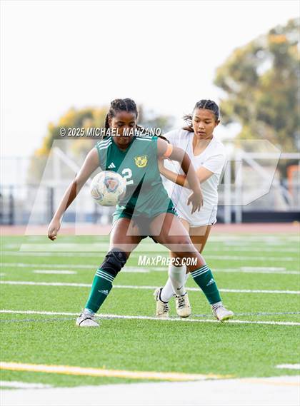 Thumbnail 2 in Patrick Henry vs. Mt. Carmel (CIF SDS DI Finals) photogallery.