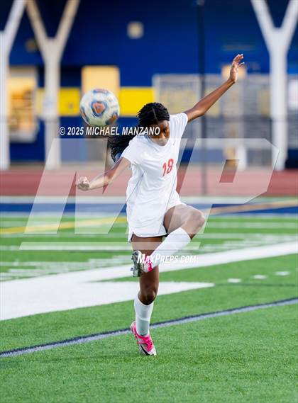 Thumbnail 3 in Patrick Henry vs. Mt. Carmel (CIF SDS DI Finals) photogallery.
