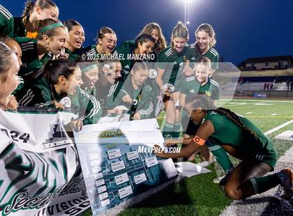 Thumbnail 1 in Patrick Henry vs. Mt. Carmel (CIF SDS DI Finals) photogallery.
