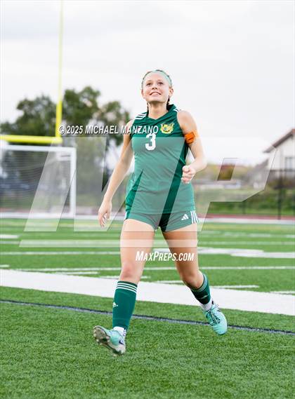 Thumbnail 2 in Patrick Henry vs. Mt. Carmel (CIF SDS DI Finals) photogallery.