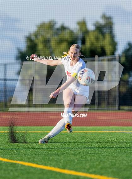 Thumbnail 2 in Patrick Henry vs. Mt. Carmel (CIF SDS DI Final) photogallery.