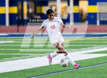 Thumbnail 2 in Patrick Henry vs. Mt. Carmel (CIF SDS DI Finals) photogallery.