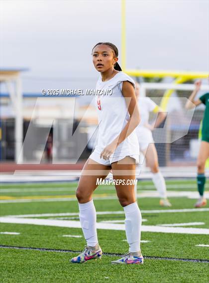 Thumbnail 2 in Patrick Henry vs. Mt. Carmel (CIF SDS DI Finals) photogallery.