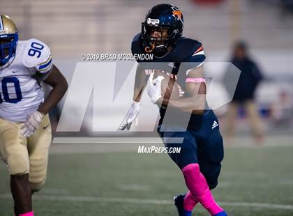 Thumbnail 3 in Lakeview Centennial vs Sachse photogallery.