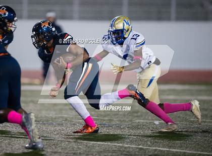 Thumbnail 3 in Lakeview Centennial vs Sachse photogallery.