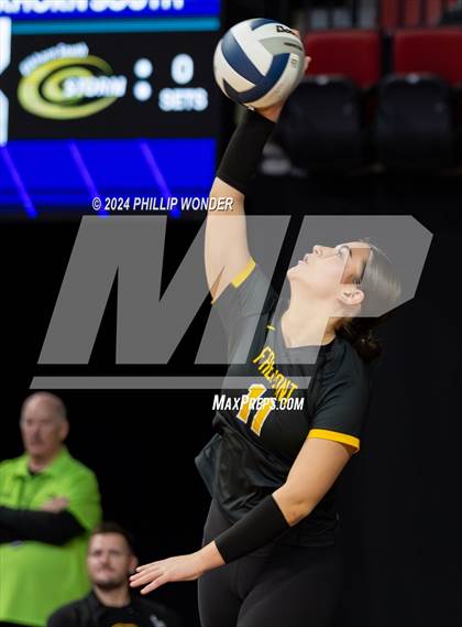 Thumbnail 2 in Fremont vs. Elkhorn South photogallery.