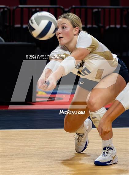 Thumbnail 2 in Fremont vs. Elkhorn South photogallery.