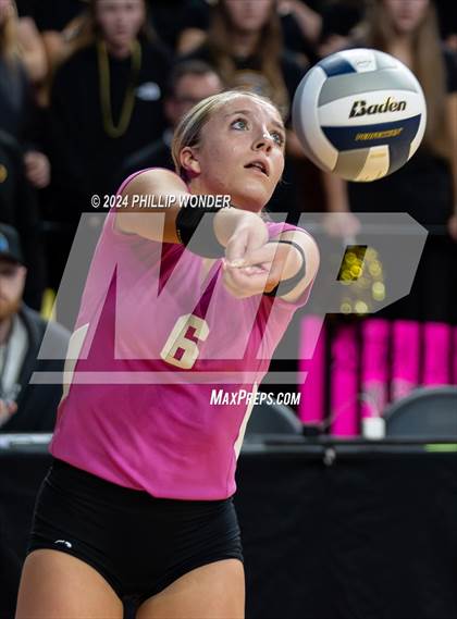 Thumbnail 3 in Fremont vs. Elkhorn South photogallery.
