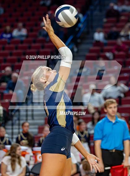Thumbnail 1 in Fremont vs. Elkhorn South photogallery.