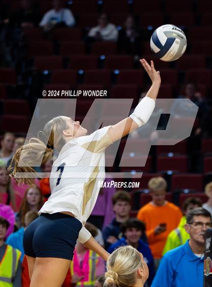 Thumbnail 3 in Fremont vs. Elkhorn South photogallery.