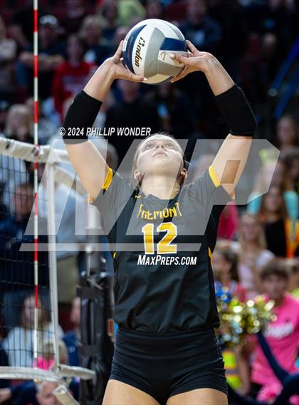 Thumbnail 2 in Fremont vs. Elkhorn South photogallery.