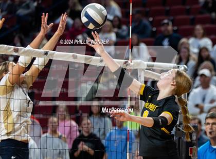Thumbnail 1 in Fremont vs. Elkhorn South photogallery.