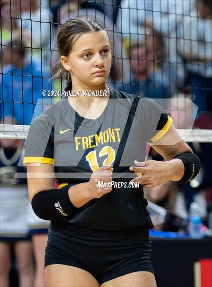 Thumbnail 3 in Fremont vs. Elkhorn South photogallery.