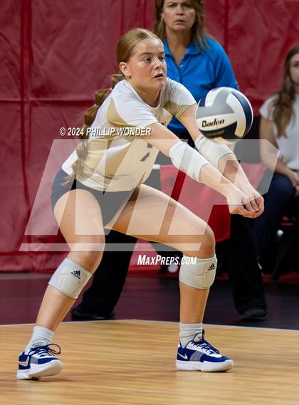 Thumbnail 2 in Fremont vs. Elkhorn South photogallery.