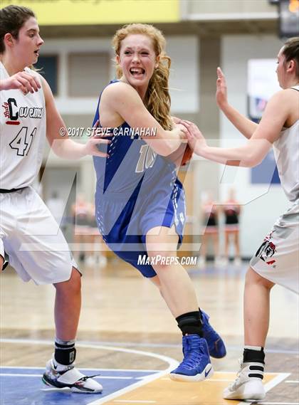 Thumbnail 3 in Fremont vs American Fork (UHSAA 5A Quarterfinal) photogallery.